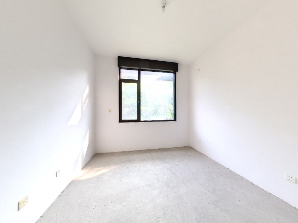 万濠山庄 6室3厅3卫 328m&sup2;