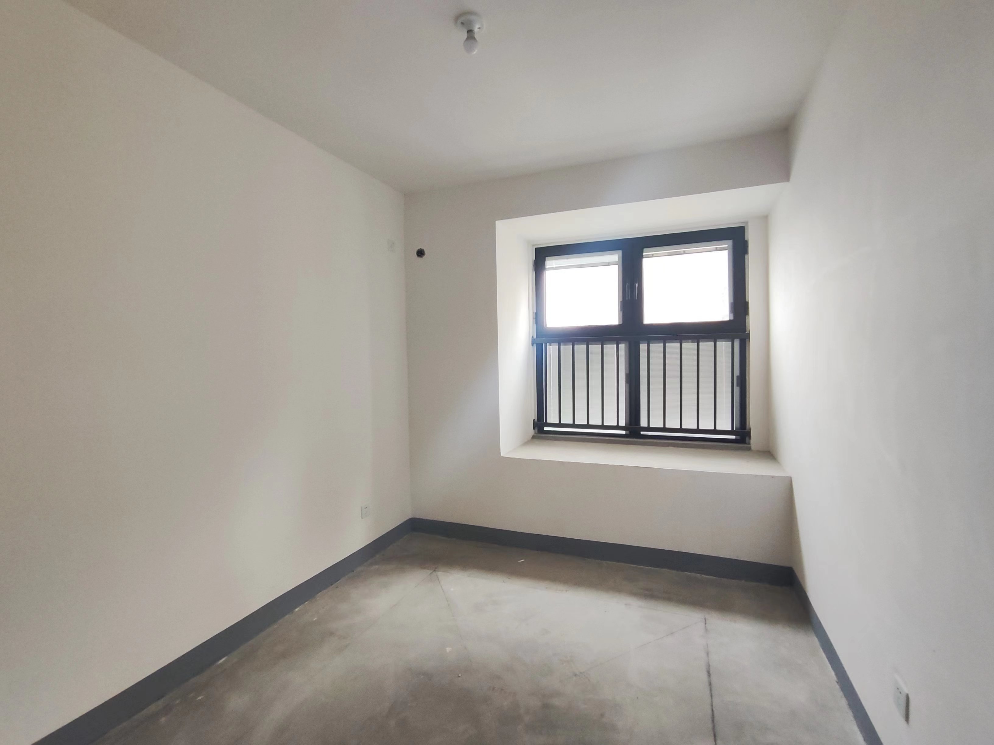绿地新里城 3室2厅1卫 91m&sup2;