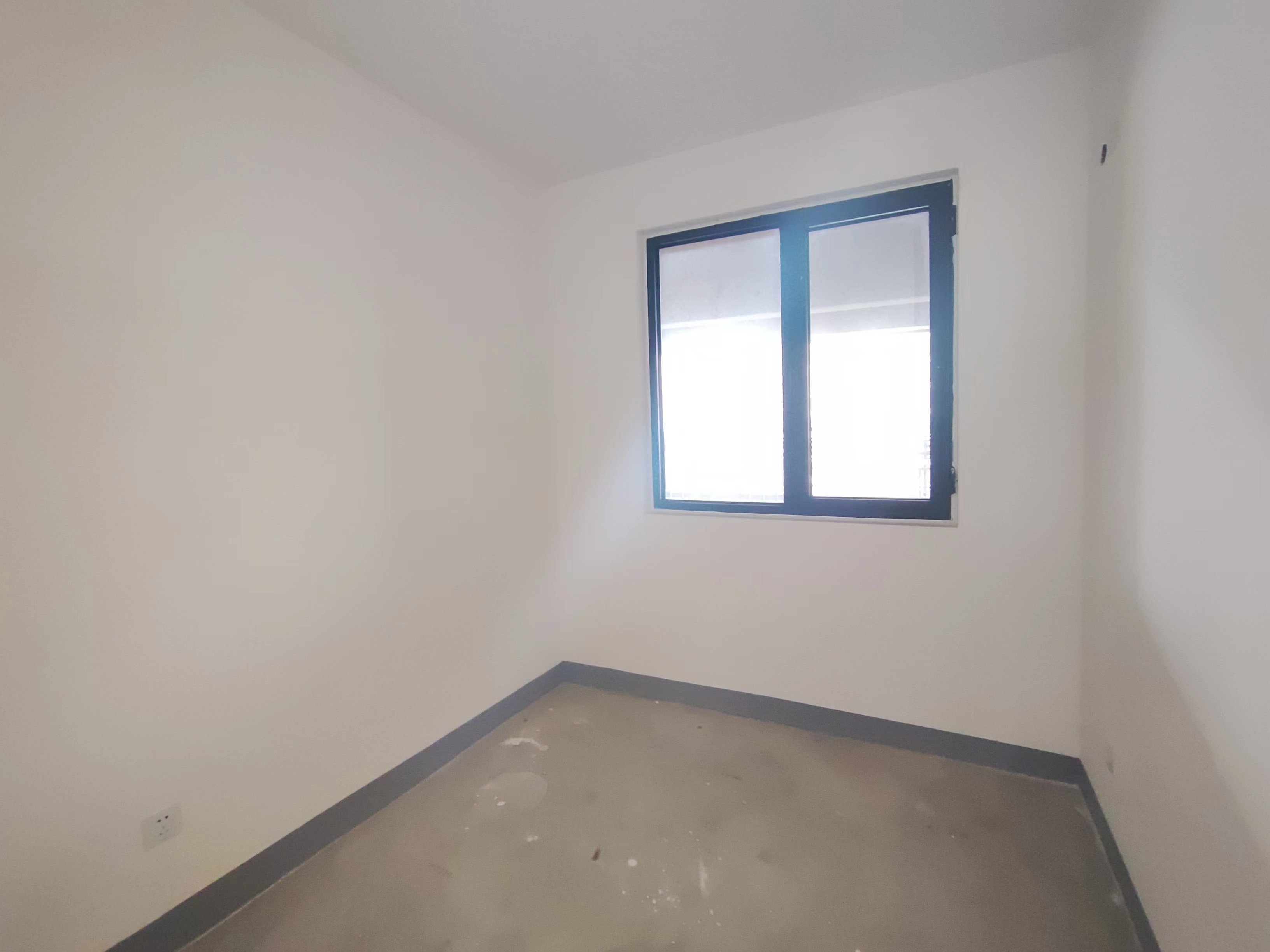 绿地新里城 3室2厅1卫 91m&sup2;