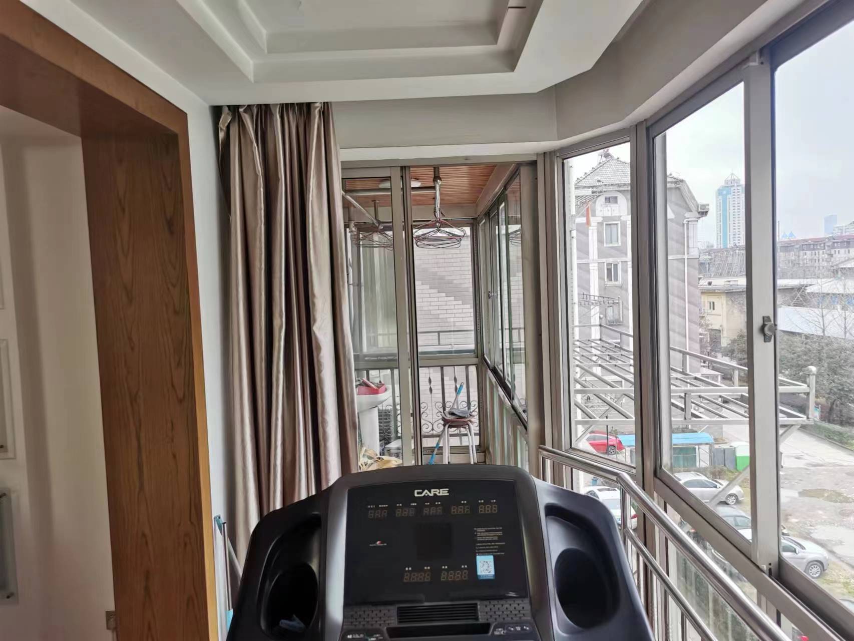 凯旋花园 3室2厅1卫 132m&sup2;