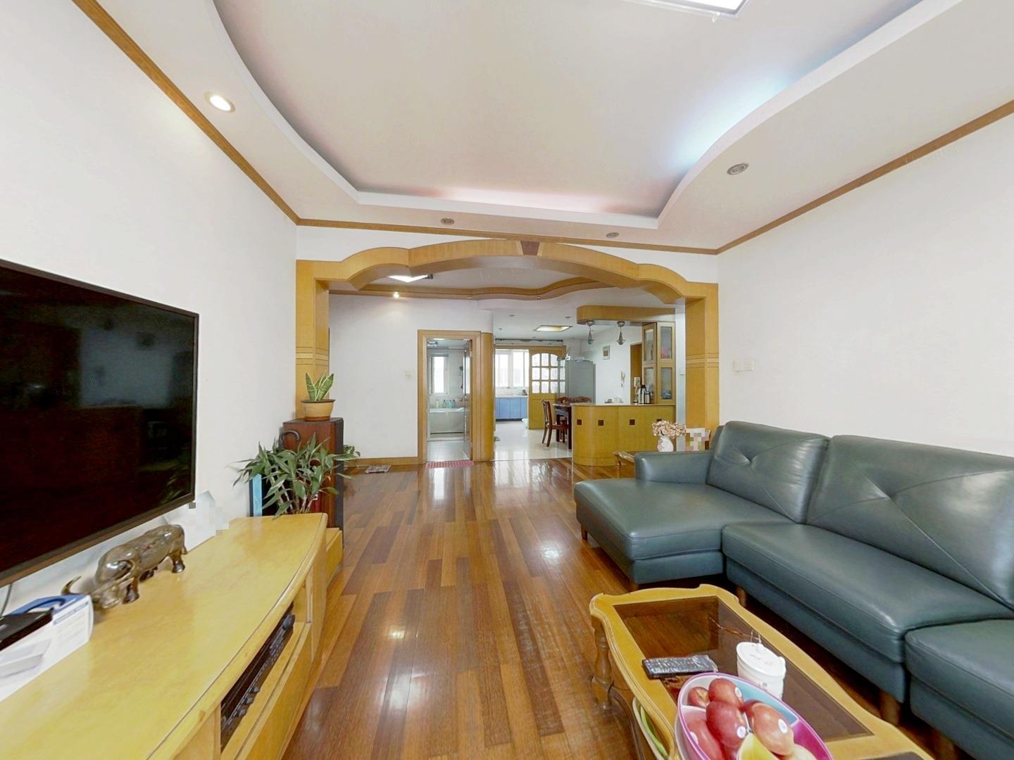 外滩小区 3室2厅2卫 124.38m&sup2;