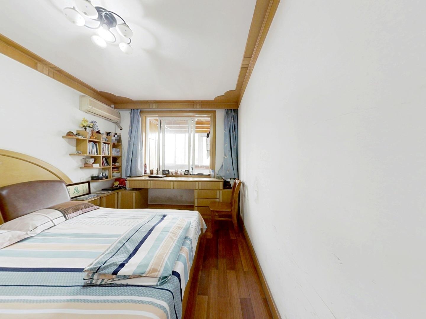外滩小区 3室2厅2卫 124.38m&sup2;
