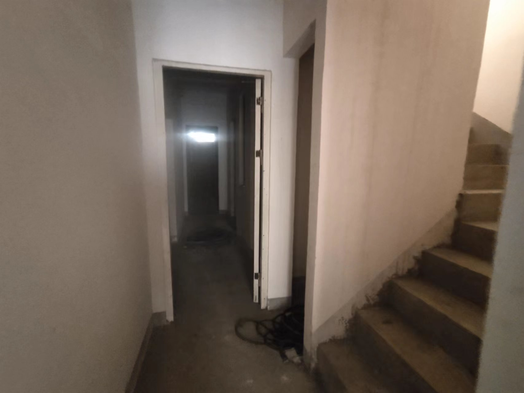 罗福宫 4室3厅3卫 300.00m&sup2;