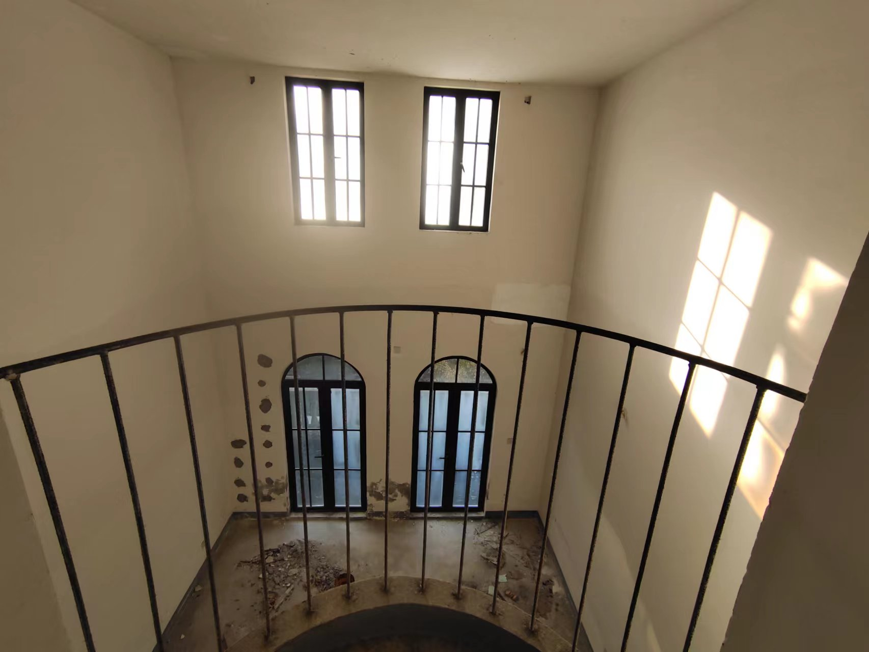 罗福宫 4室3厅3卫 300.00m&sup2;