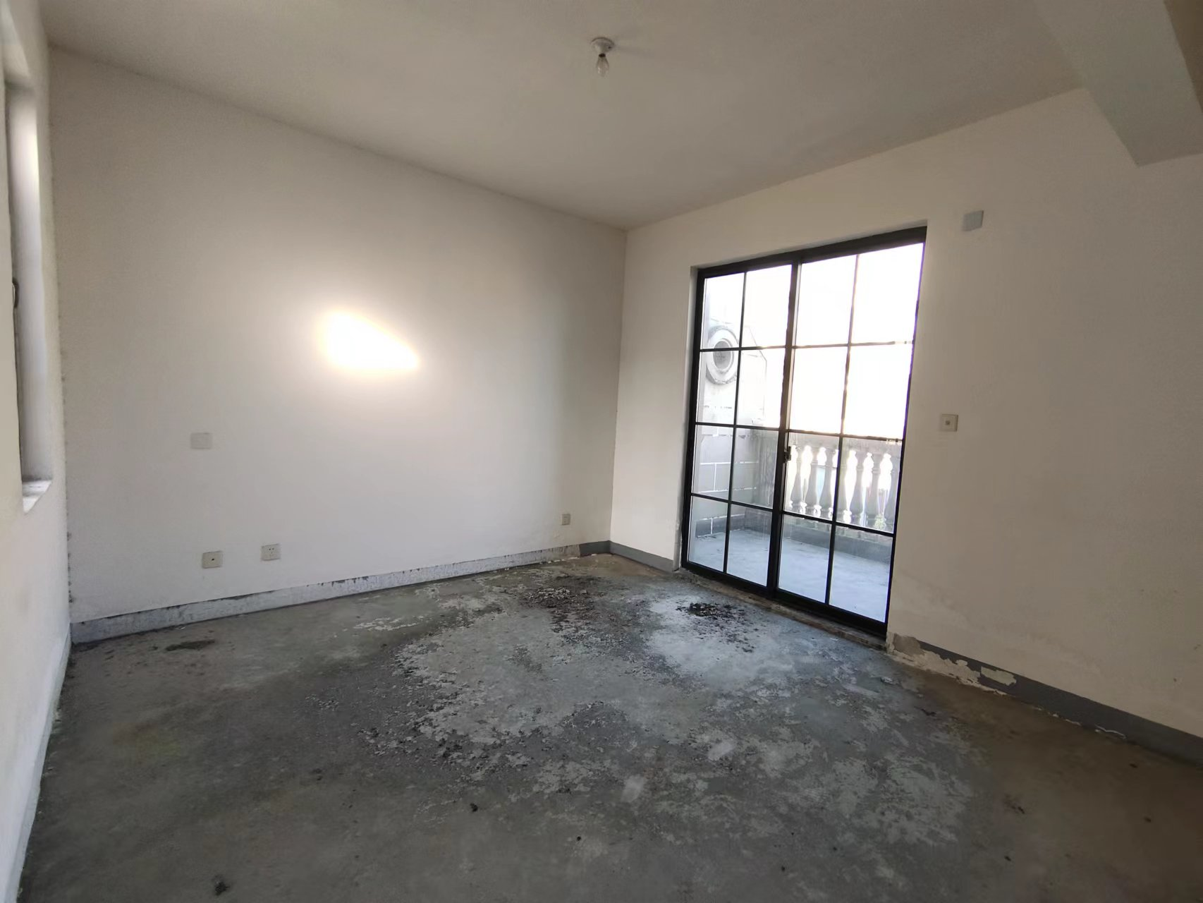 罗福宫 4室3厅3卫 300.00m&sup2;