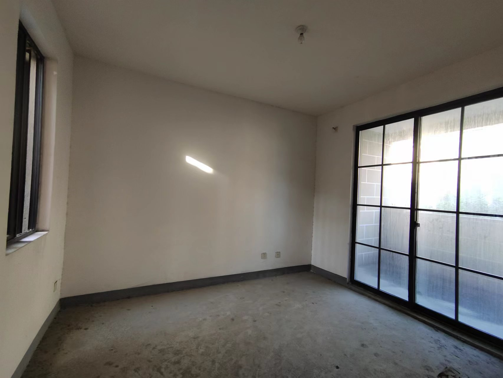 罗福宫 4室3厅3卫 300.00m&sup2;