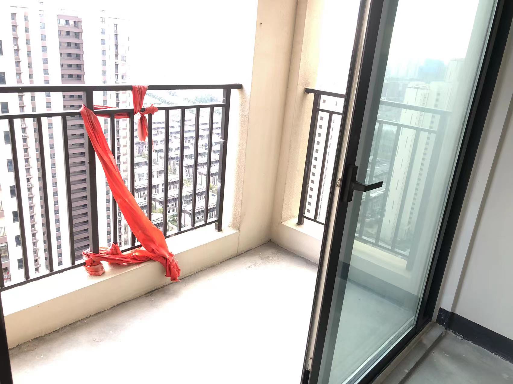 绿地新里城 3室1厅1卫 91m&sup2;