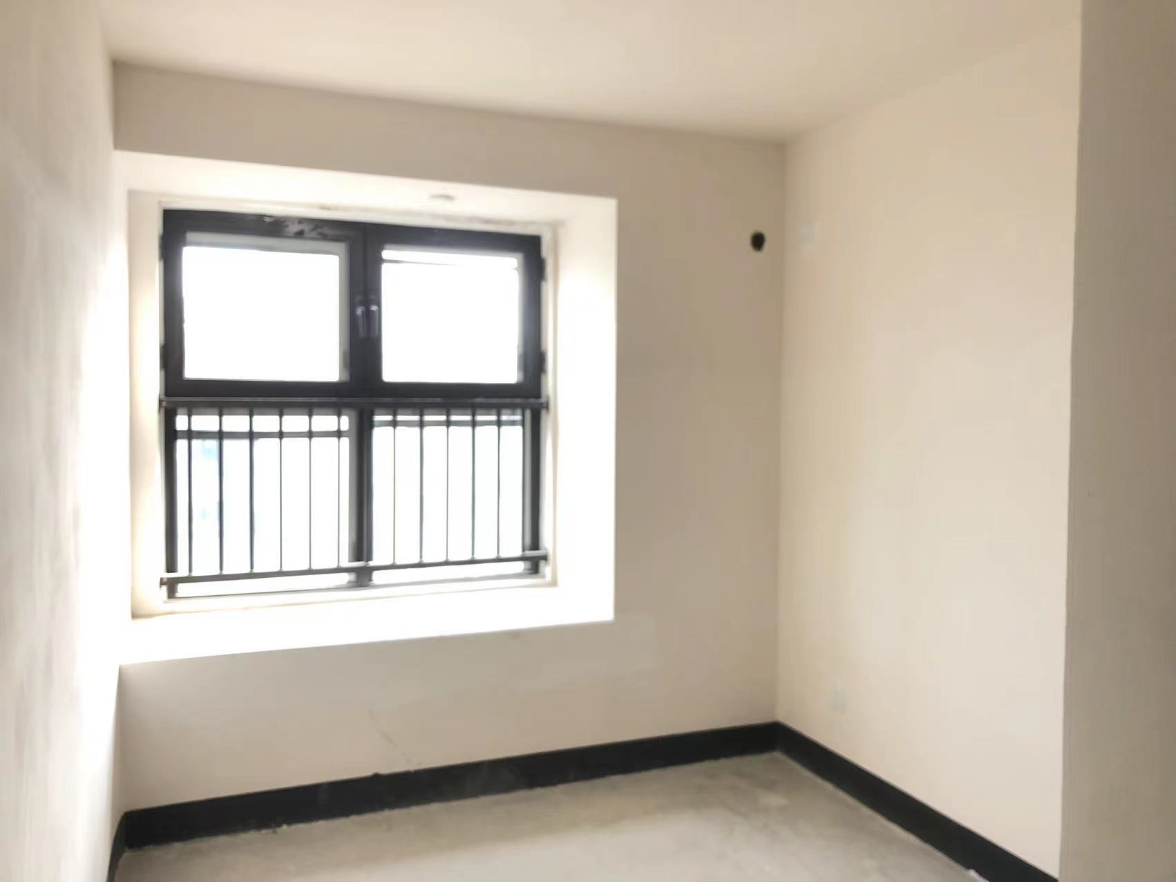 绿地新里城 3室1厅1卫 91m&sup2;