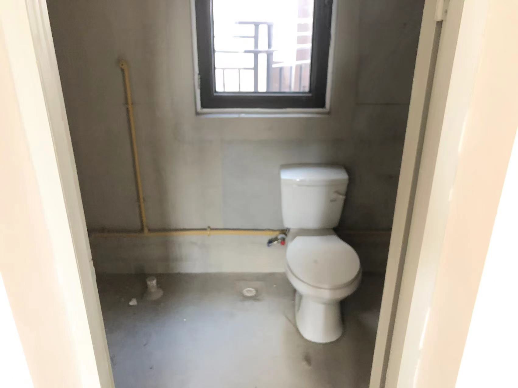 绿地新里城 3室1厅1卫 91m&sup2;