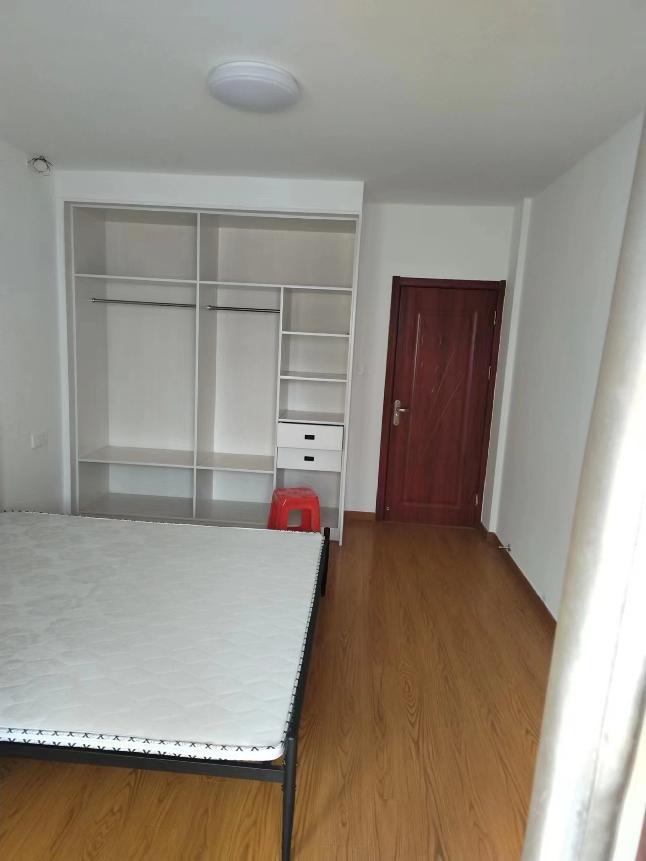 盛唐公寓 3室2厅1卫 128m&sup2;