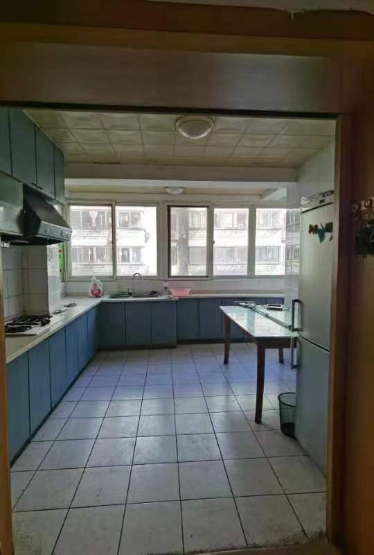 郭里园 3室2厅2卫 140m&sup2;