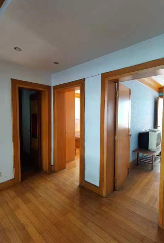 郭里园 3室2厅2卫 140m&sup2;