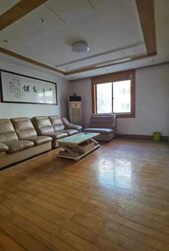郭里园 3室2厅2卫 140m&sup2;