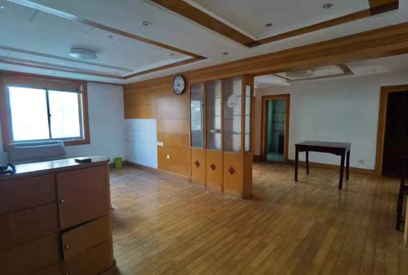 郭里园 3室2厅2卫 140m&sup2;