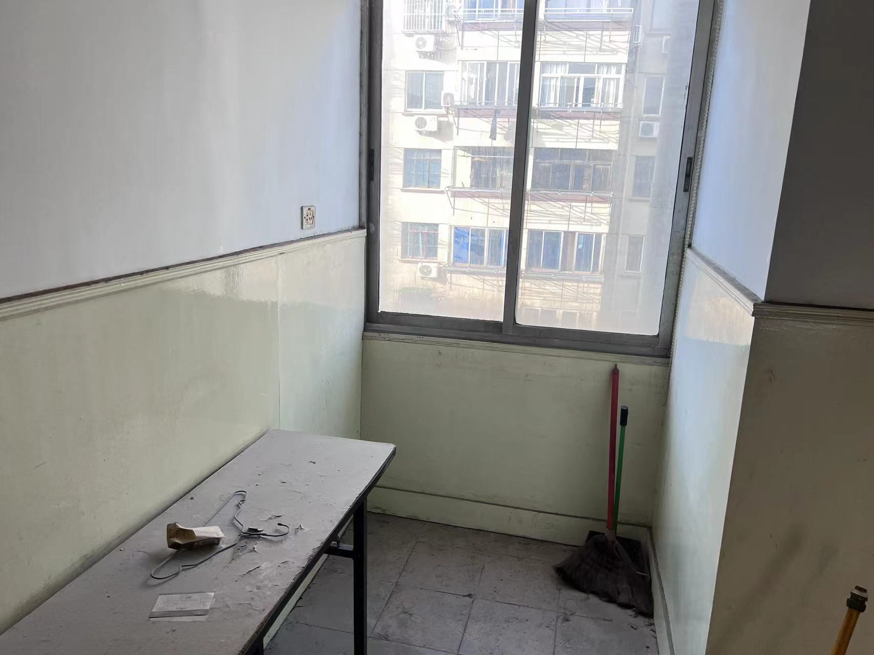 虹桥新村(朝霞路) 3室2厅1卫 73m&sup2;