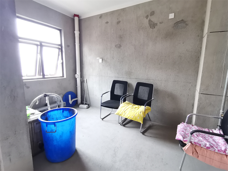 华强城 3室2厅2卫 124m&sup2;