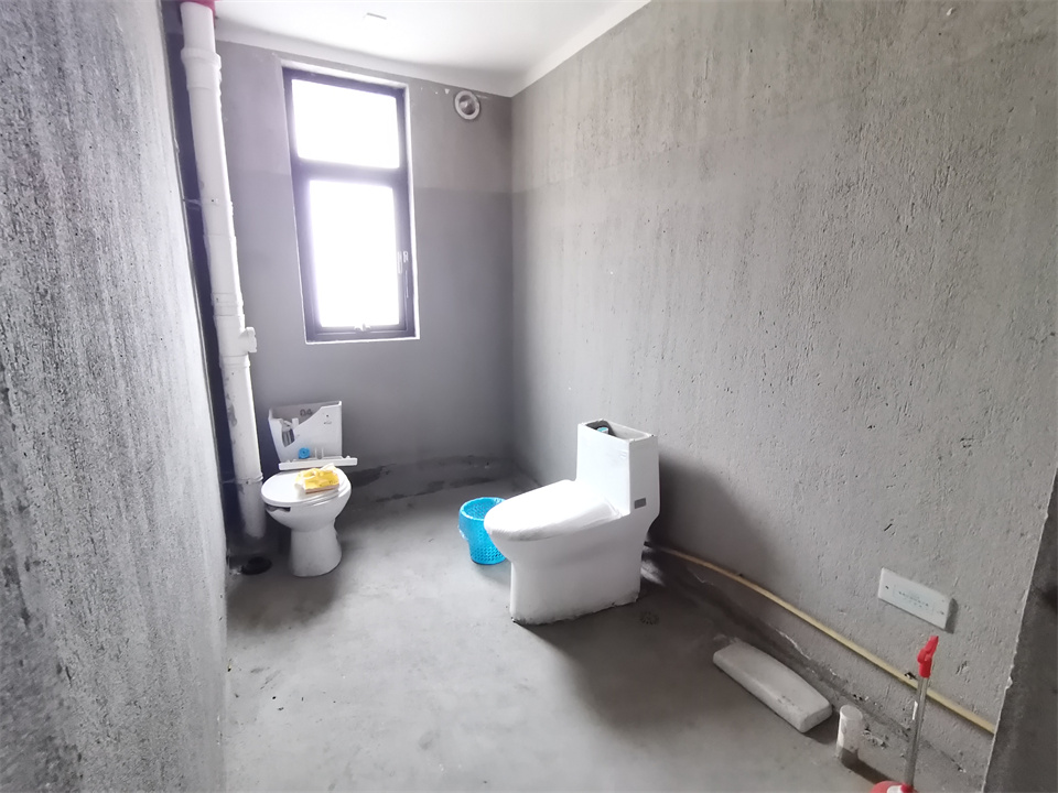 华强城 3室2厅2卫 124m&sup2;