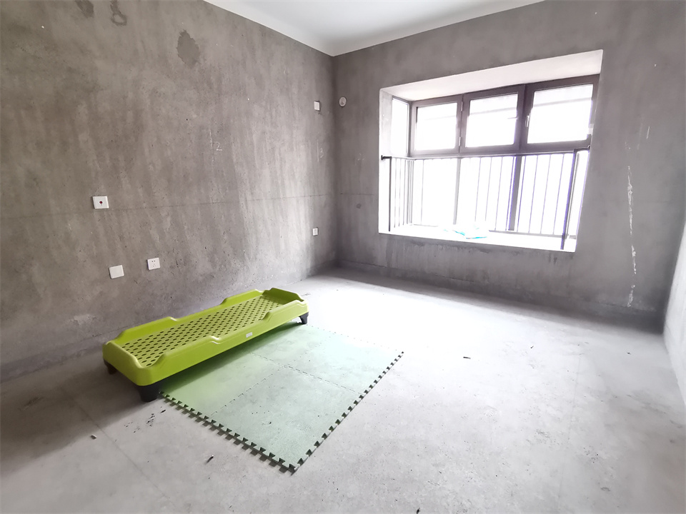 华强城 3室2厅2卫 124m&sup2;