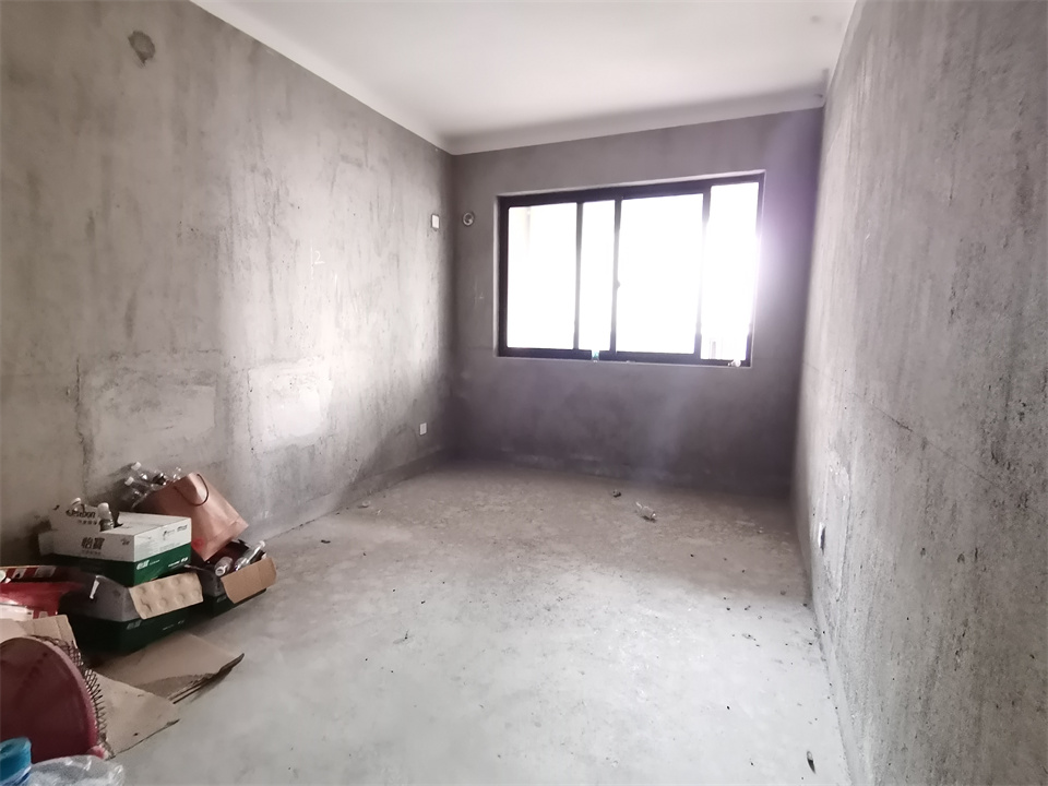 华强城 3室2厅2卫 124m&sup2;