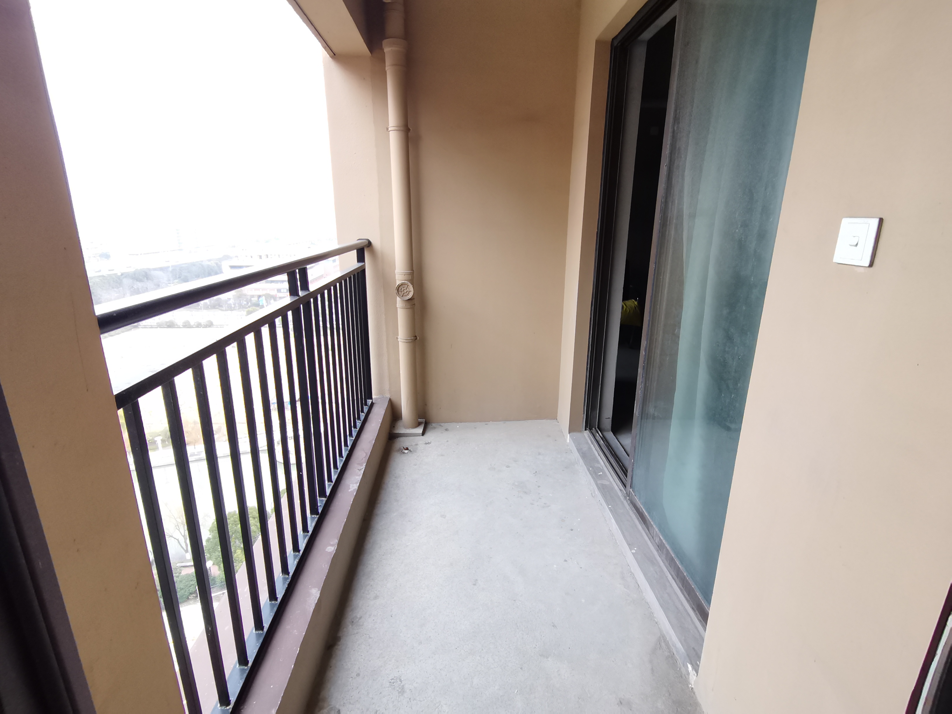 华强城 3室2厅2卫 124m&sup2;