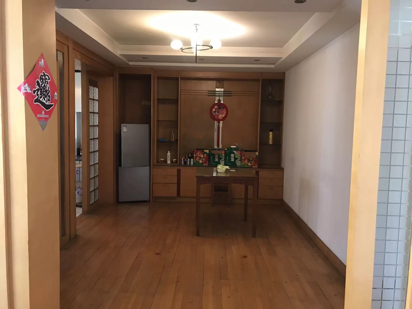 外滩小区 3室1厅1卫 116m&sup2;