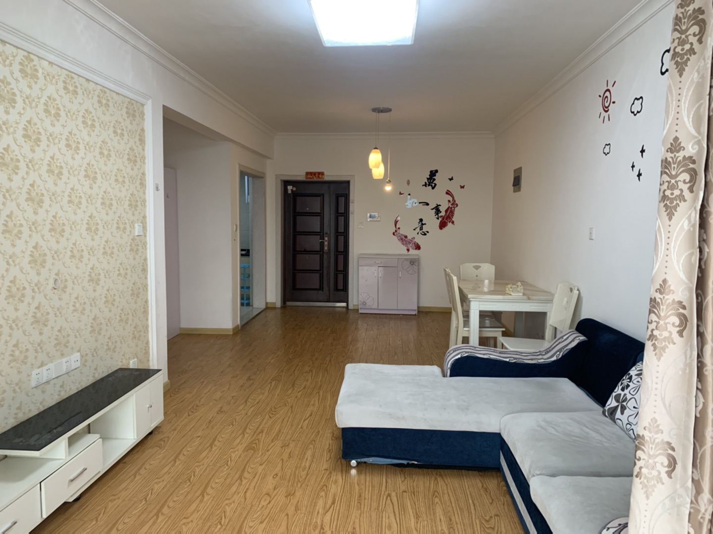 山景水岸 3室2厅1卫 97m&sup2;