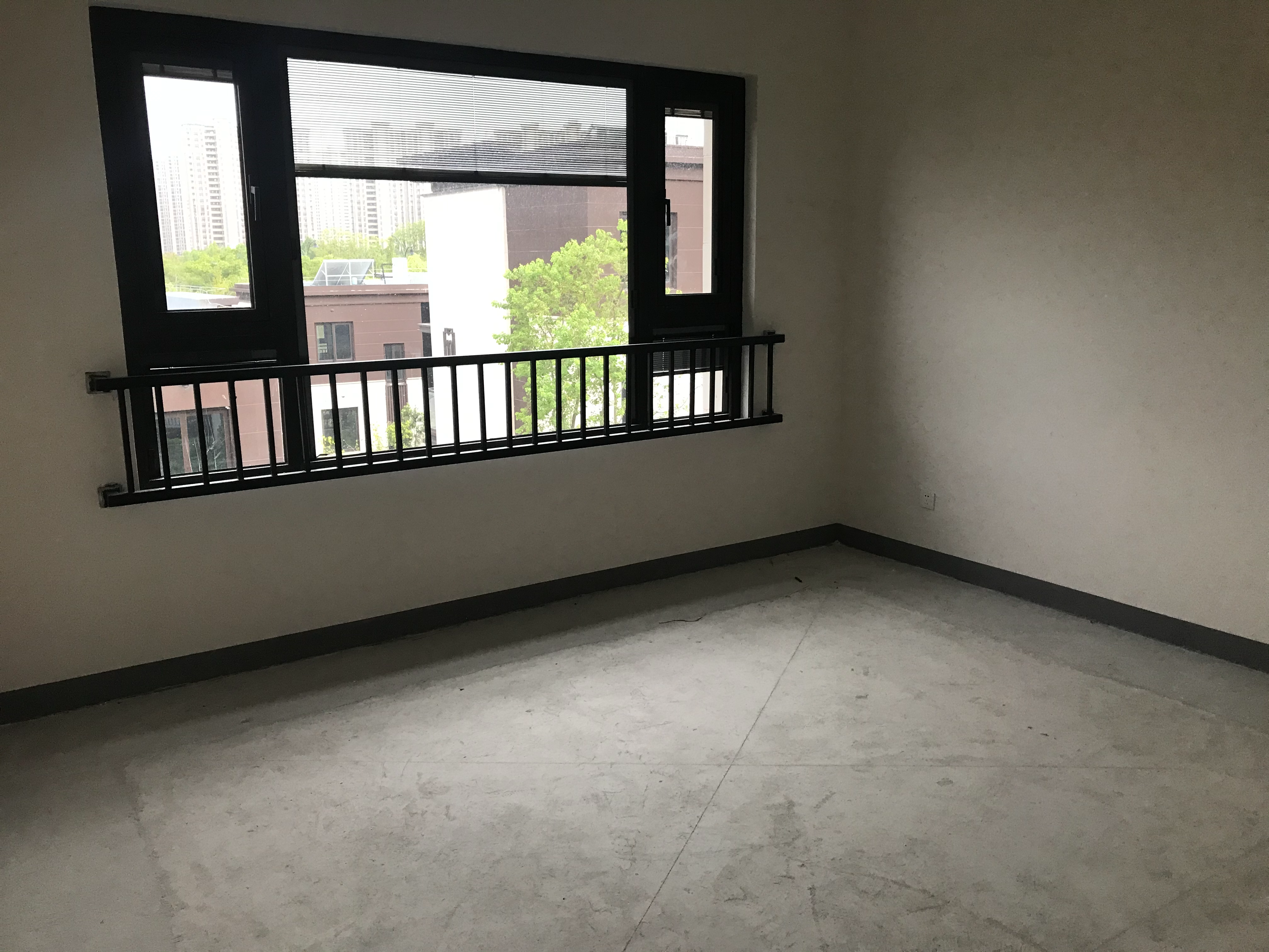 春风南岸东园 4室2厅5卫 205.00m&sup2;