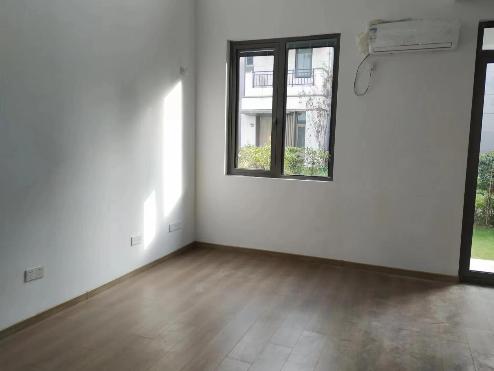 融信·澜宸 3室3厅3卫 120.00m²