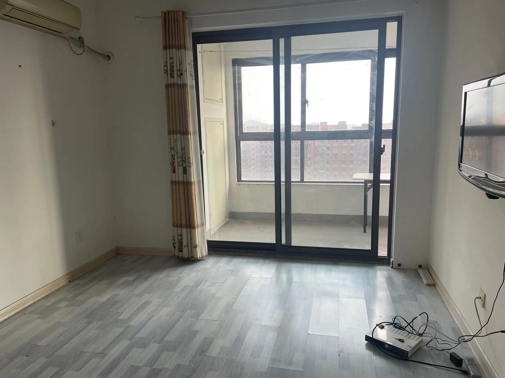 万濠星城 3室2厅1卫 120m&sup2;