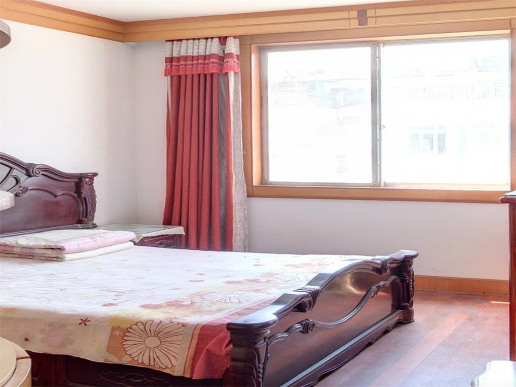 华侨花苑 3室2厅1卫 78.1m&sup2;