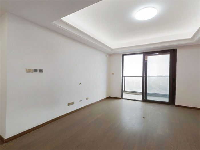雍华府 3室2厅2卫 98m²
