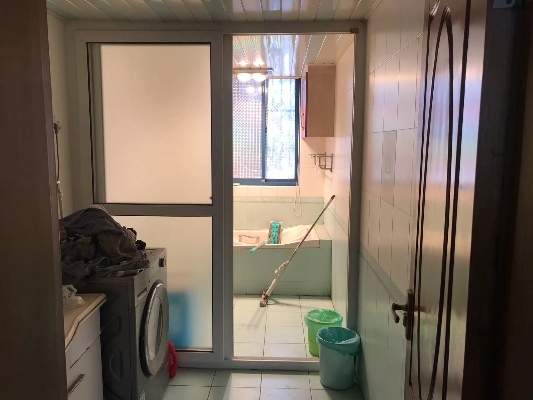 新建花苑 4室2厅1卫 159m&sup2;