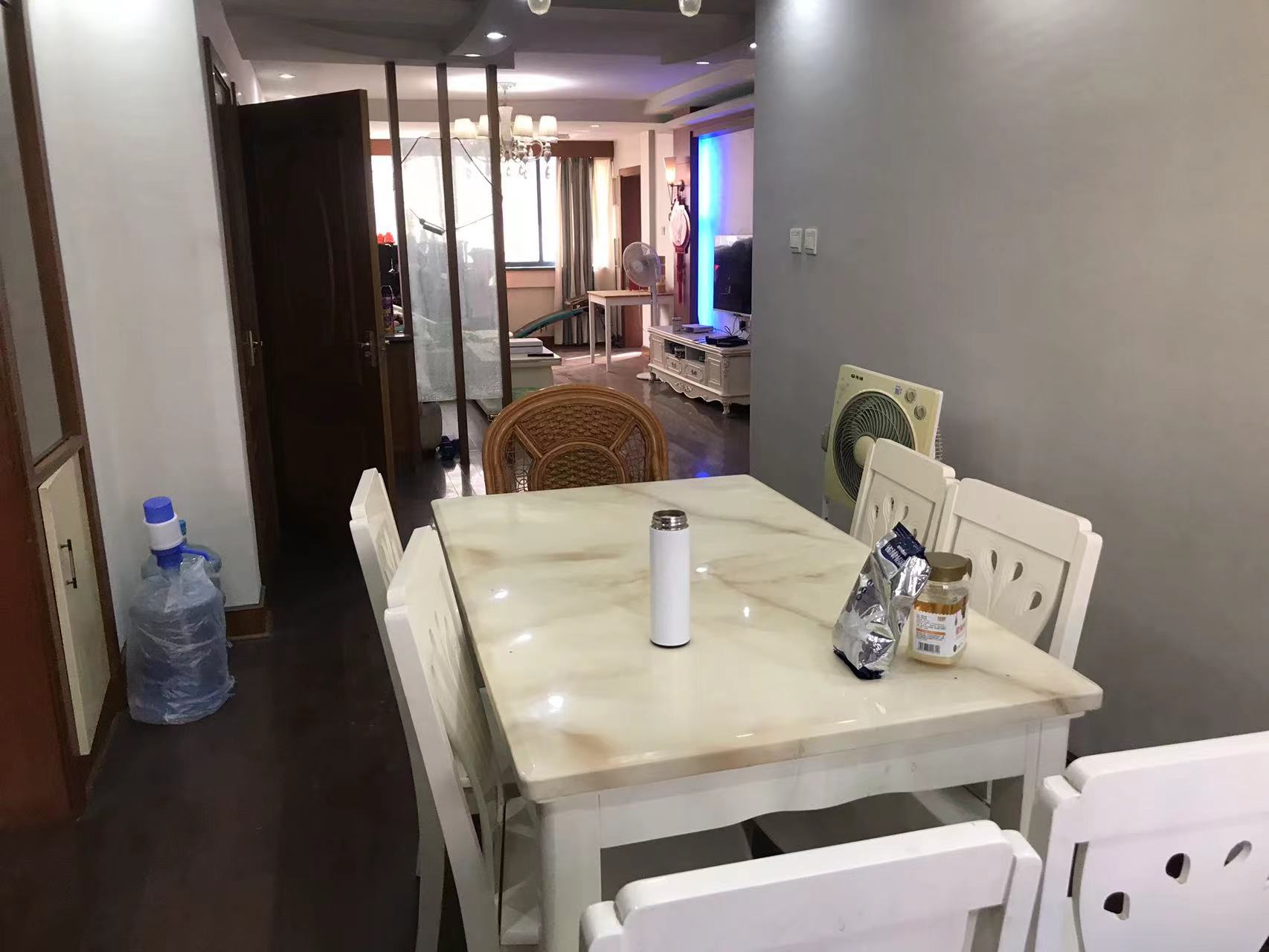 新建花苑 4室2厅1卫 159m&sup2;