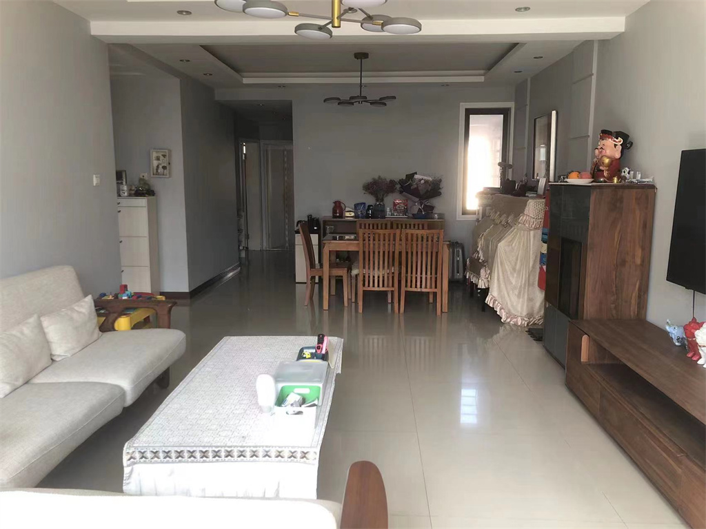 都市豪庭 2室2厅1卫 121m&sup2;