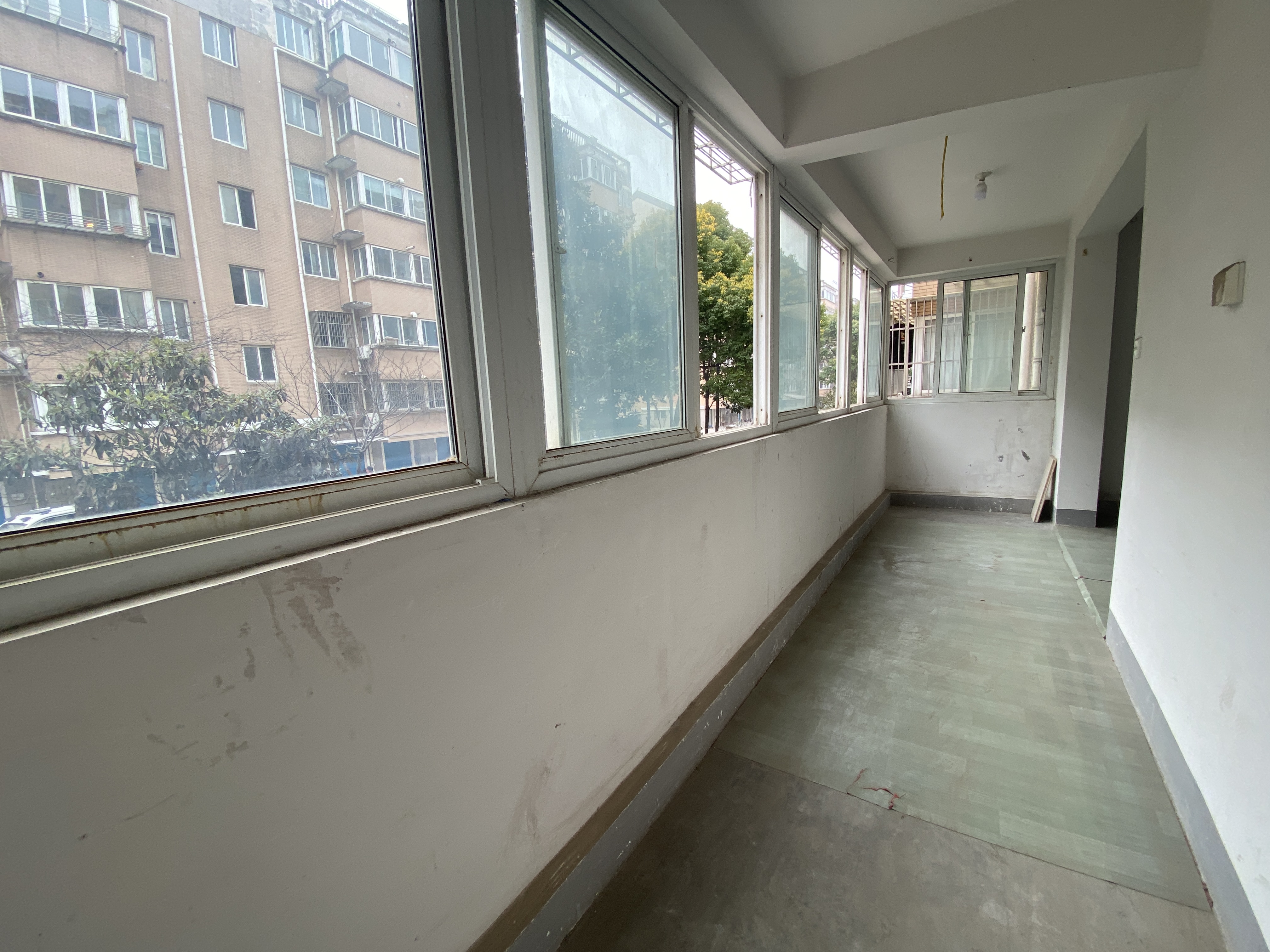 星盛花园 3室2厅1卫 127m&sup2;