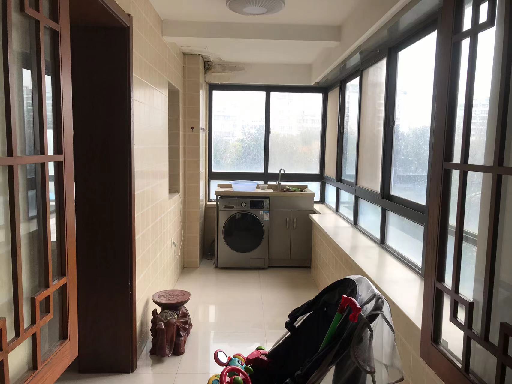 景华城 3室2厅2卫 149.27m&sup2;