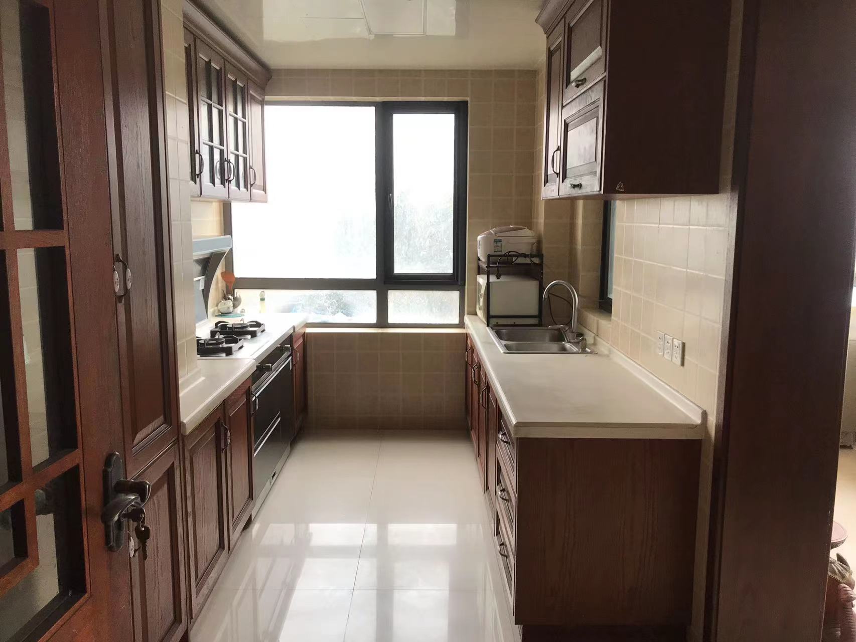 景华城 3室2厅2卫 149.27m&sup2;