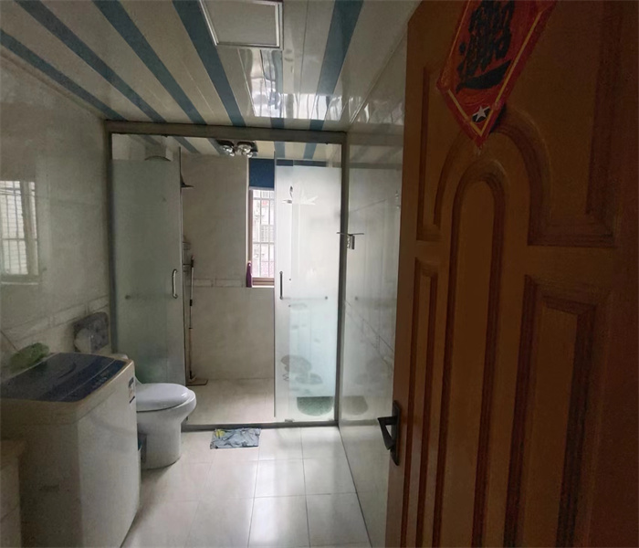天都花苑 3室1厅1卫 135m&sup2;