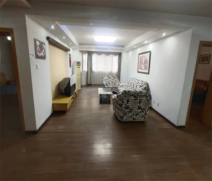 天都花苑 3室1厅1卫 135m&sup2;