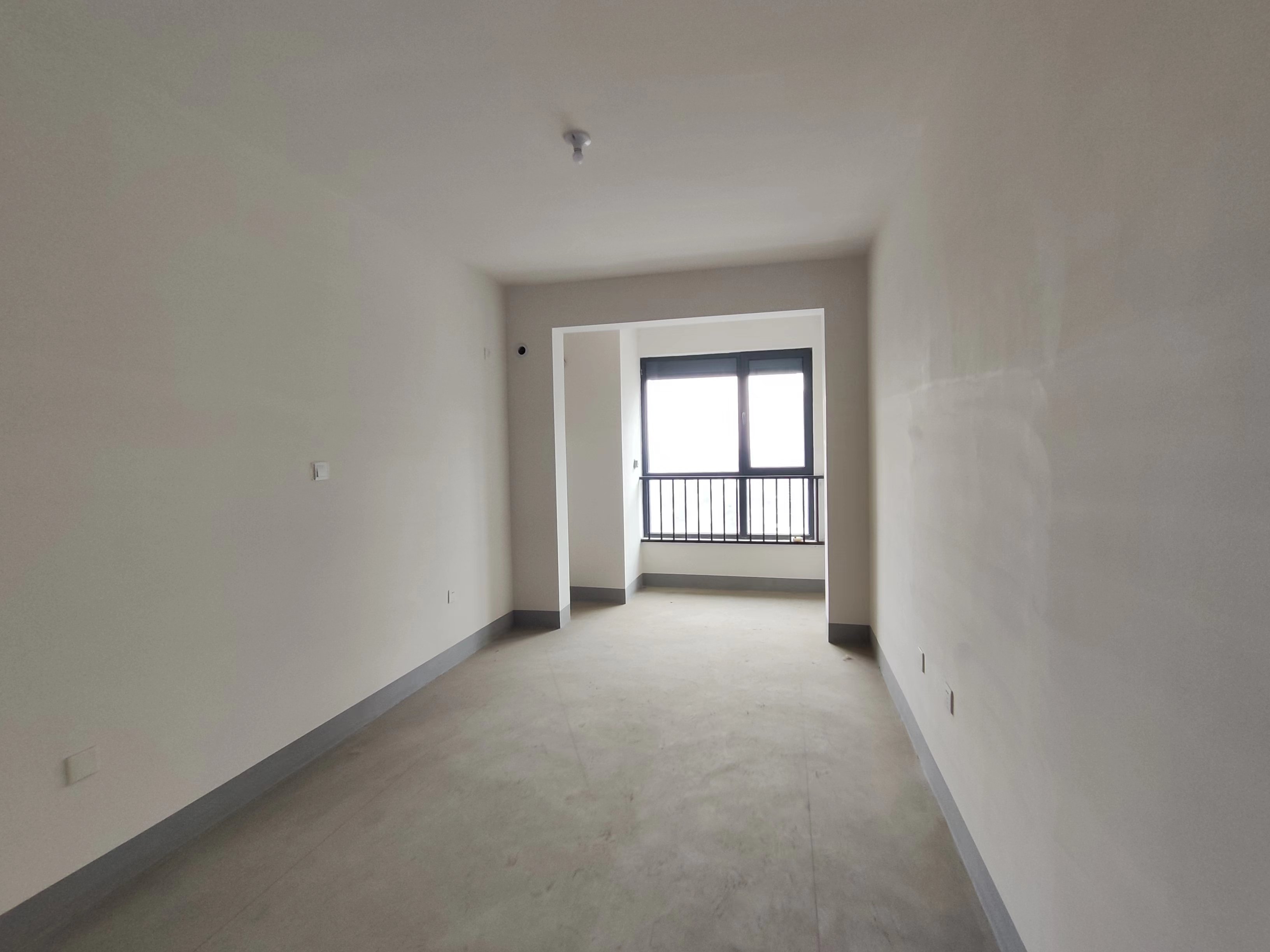 翠园 3室2厅2卫 135.00m&sup2;