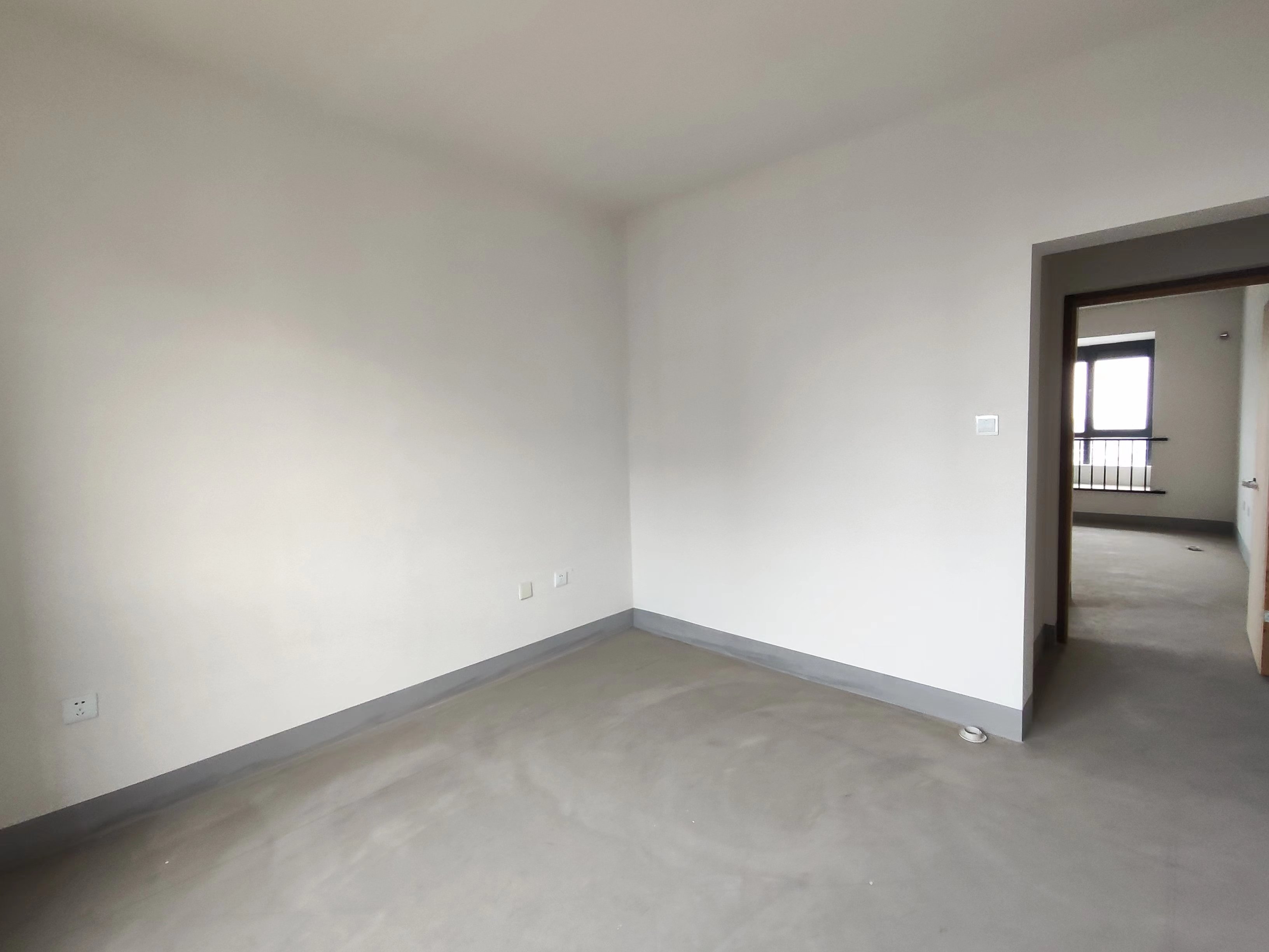 翠园 3室2厅2卫 135.00m&sup2;