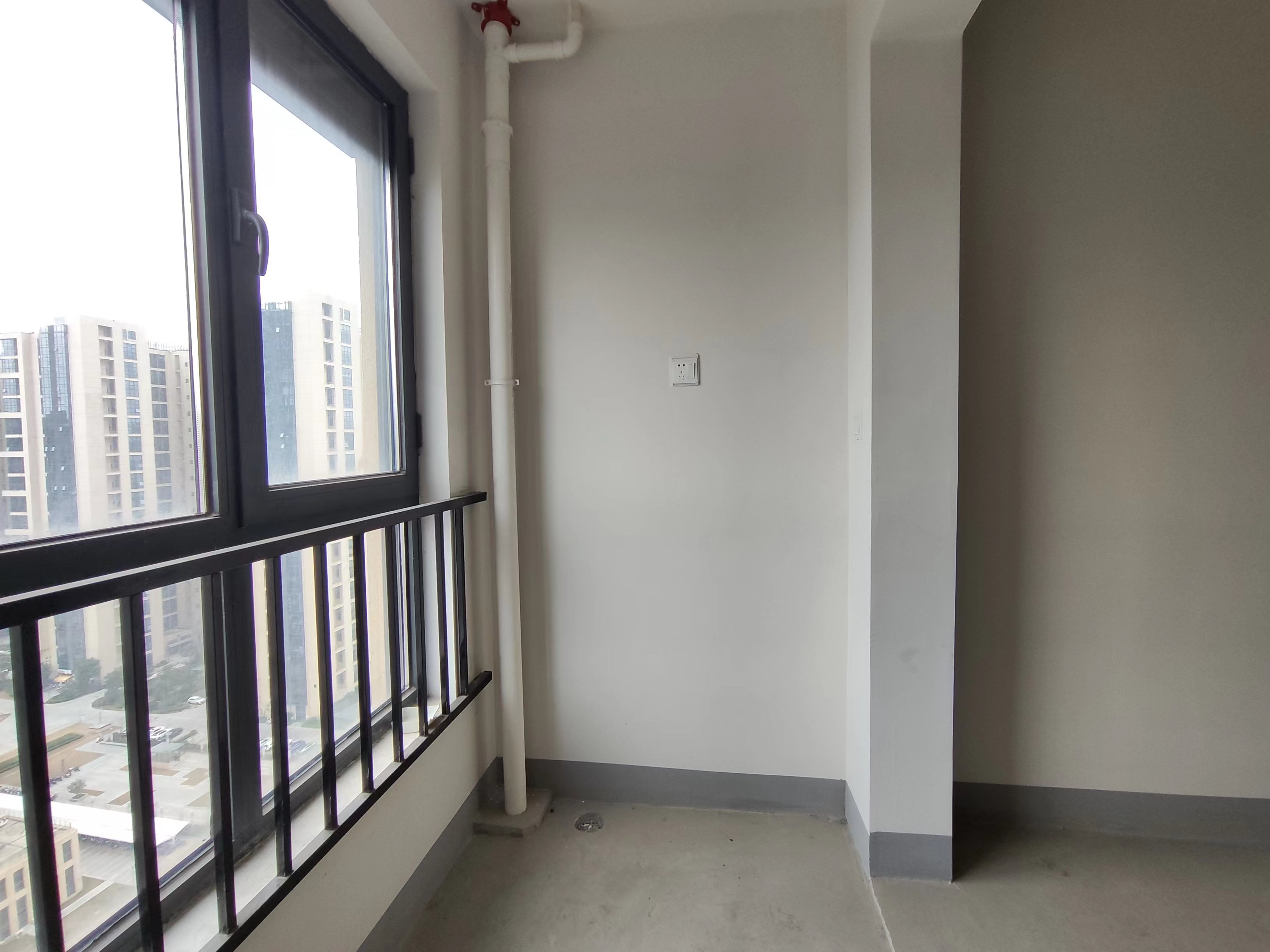 翠园 3室2厅2卫 135.00m&sup2;
