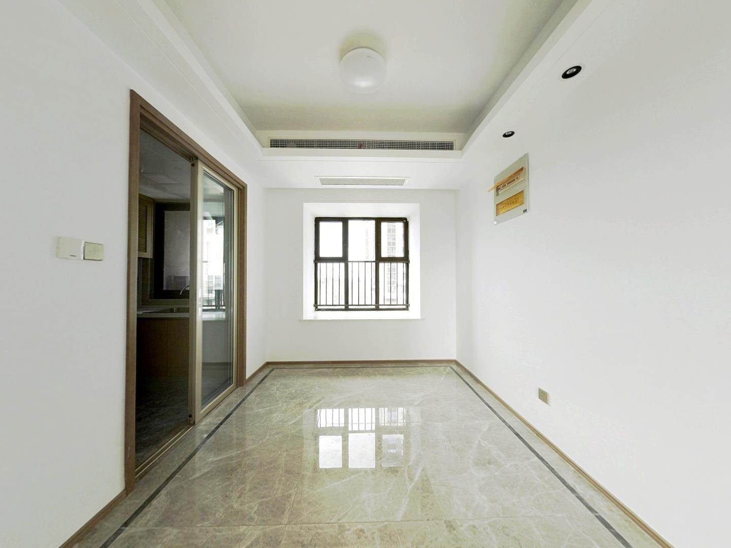 珑府 3室2厅2卫 124m&sup2;