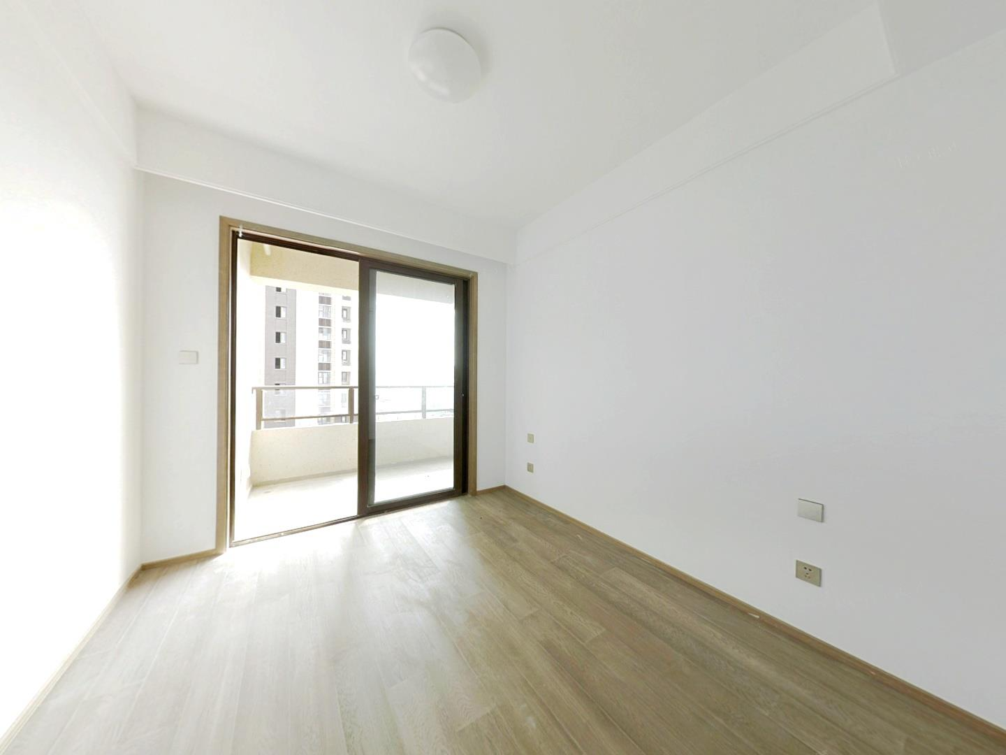 珑府 3室2厅2卫 124m&sup2;