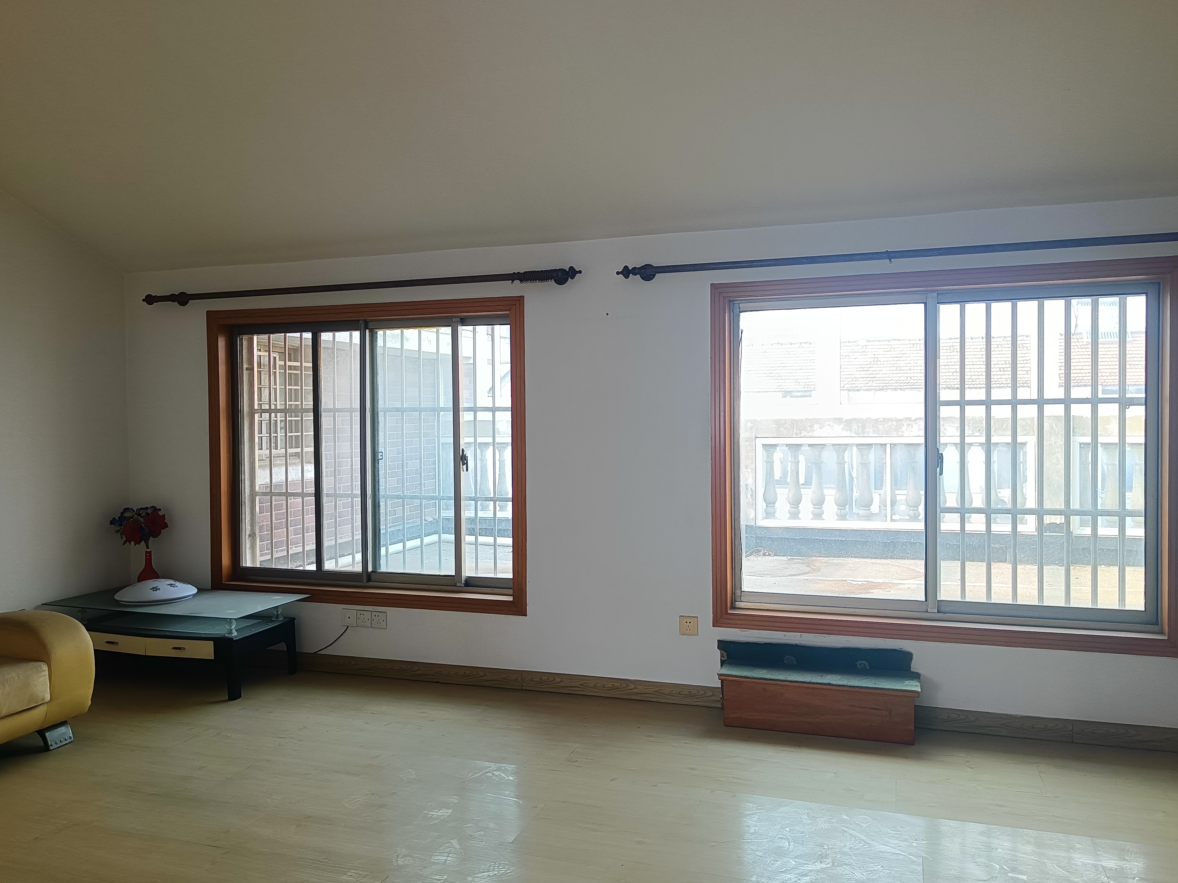 前景花苑 4室2厅2卫 180.00m&sup2;