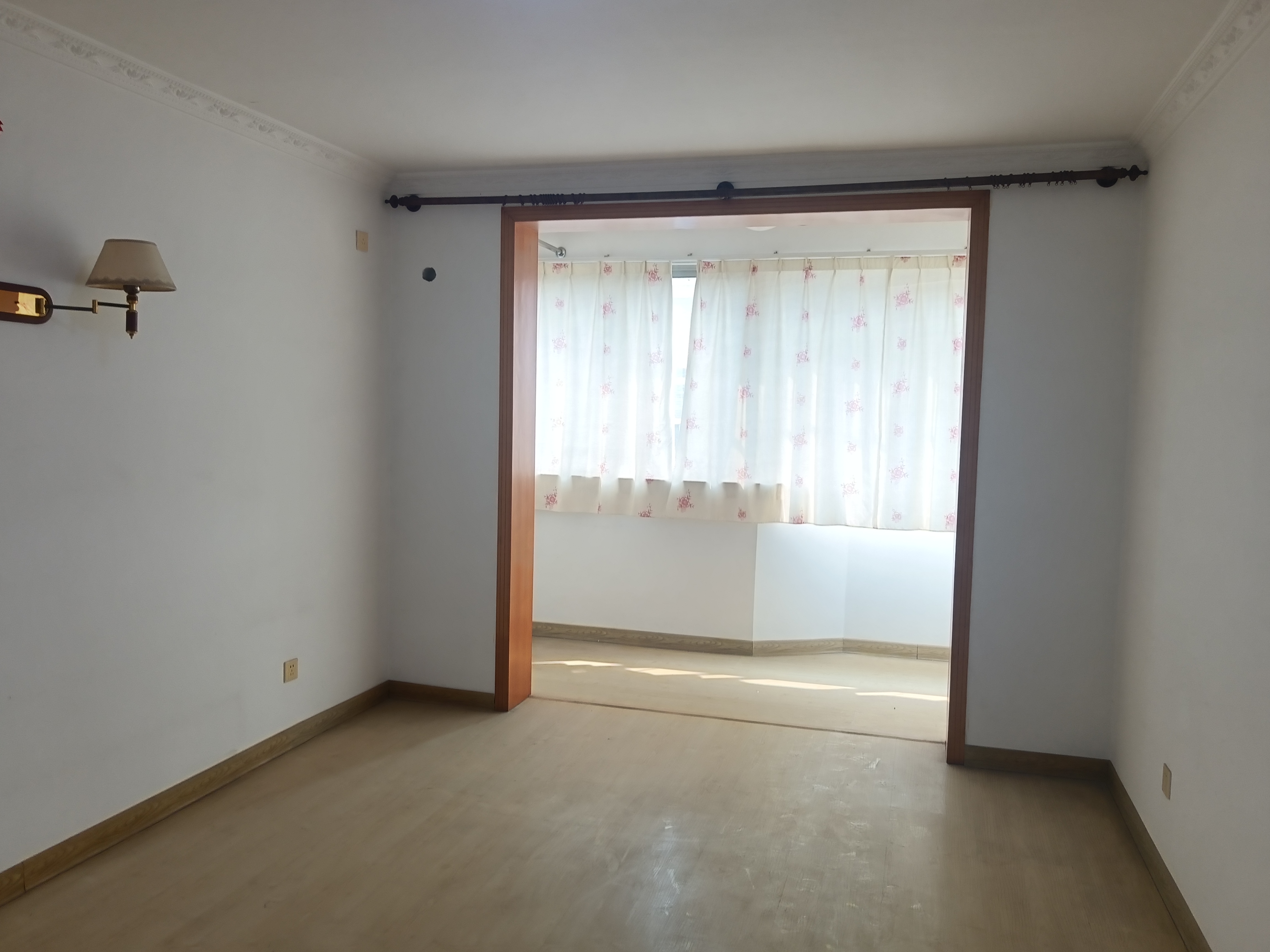 前景花苑 4室2厅2卫 180.00m&sup2;