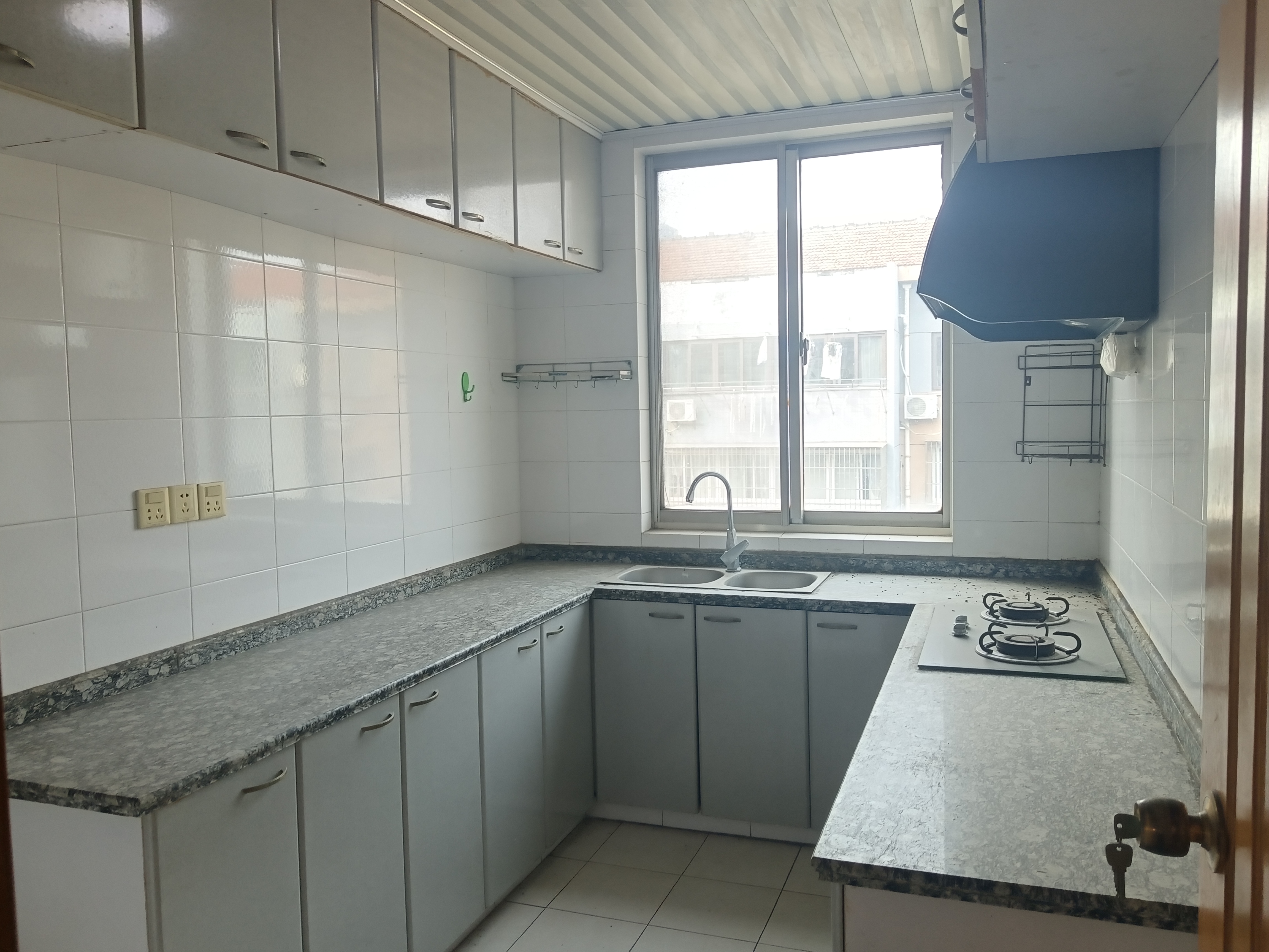 前景花苑 4室2厅2卫 180.00m&sup2;