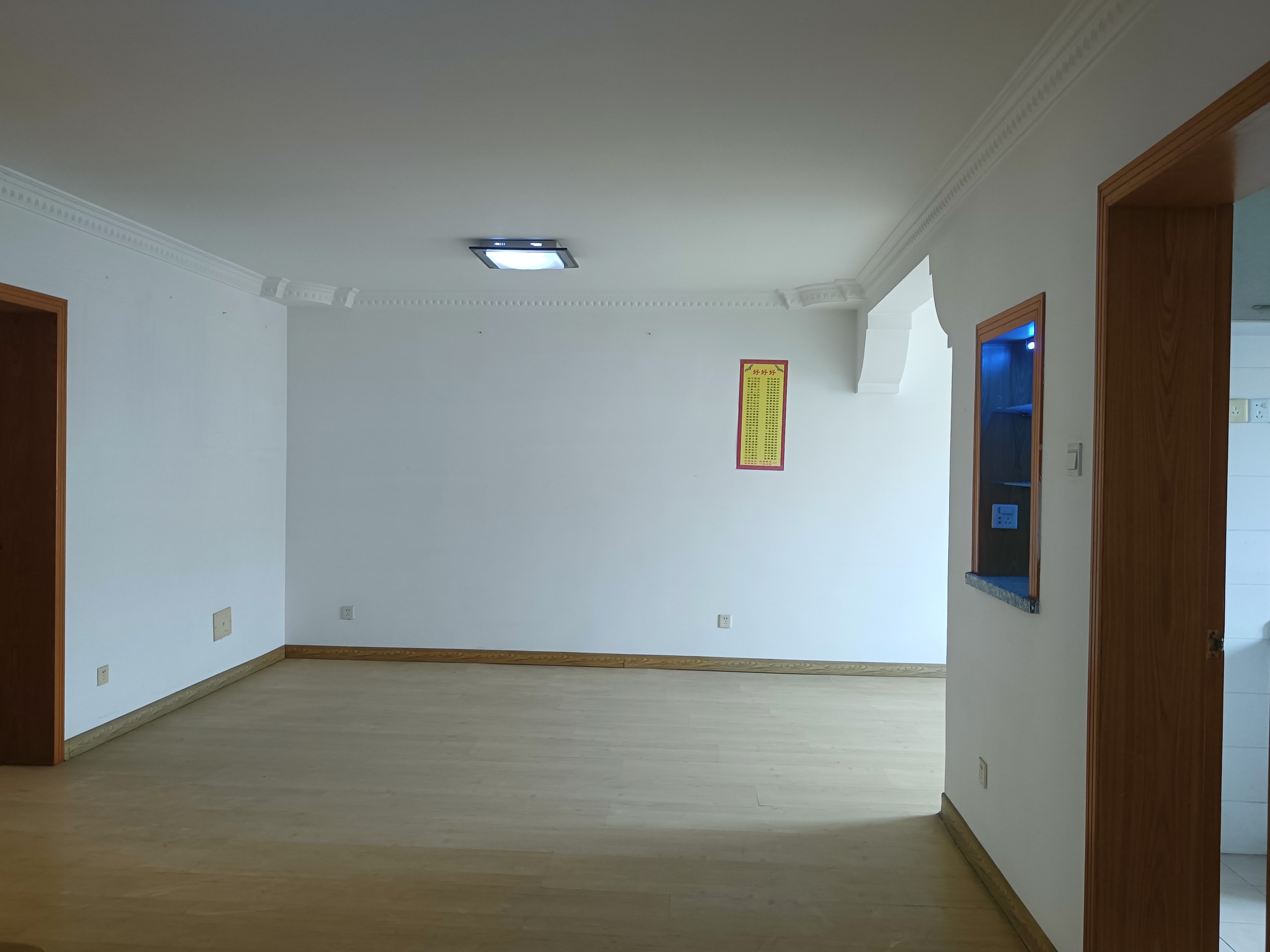 前景花苑 4室2厅2卫 180.00m&sup2;