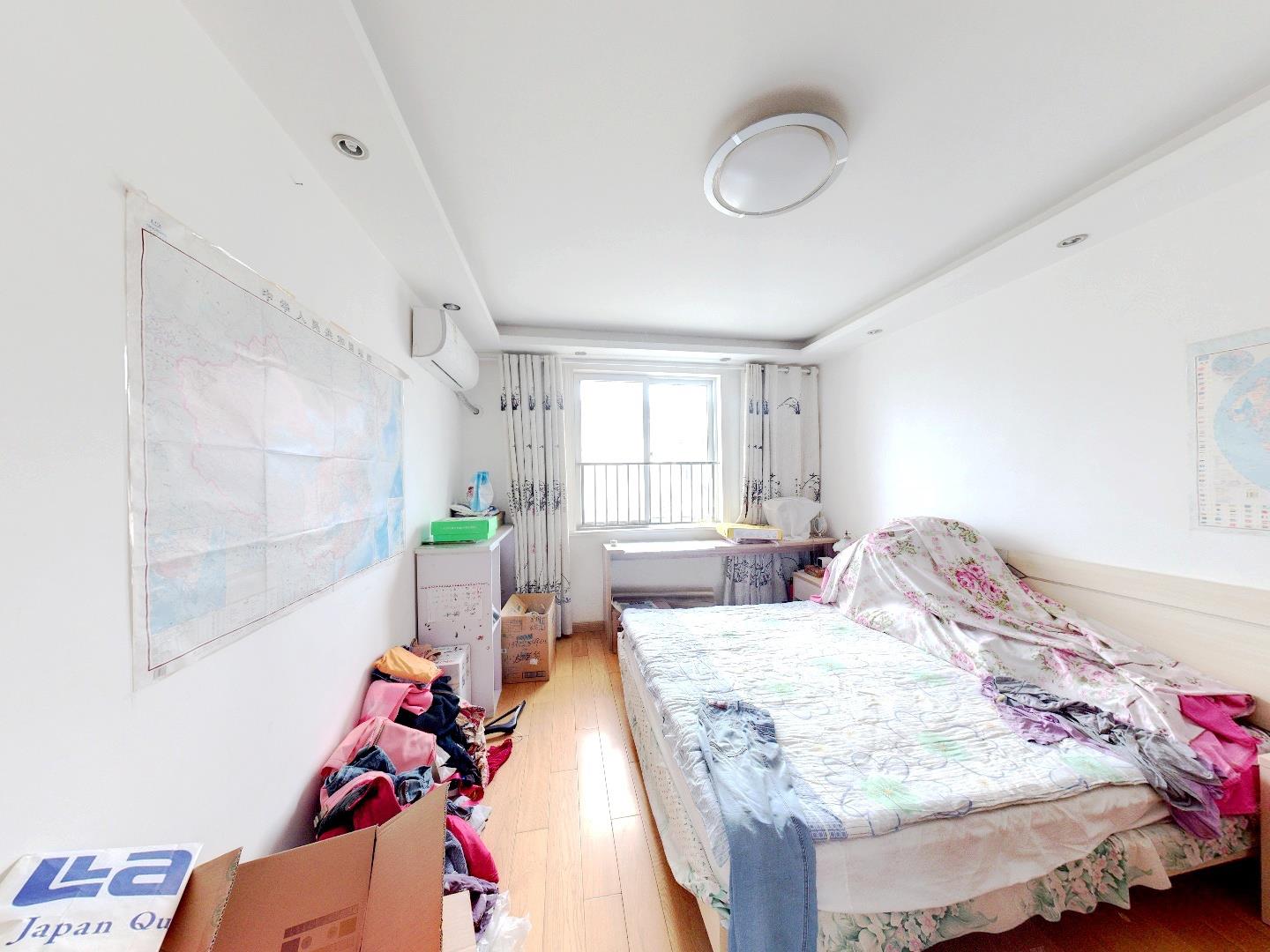 星河湾花园 3室2厅2卫 139.00m&sup2;