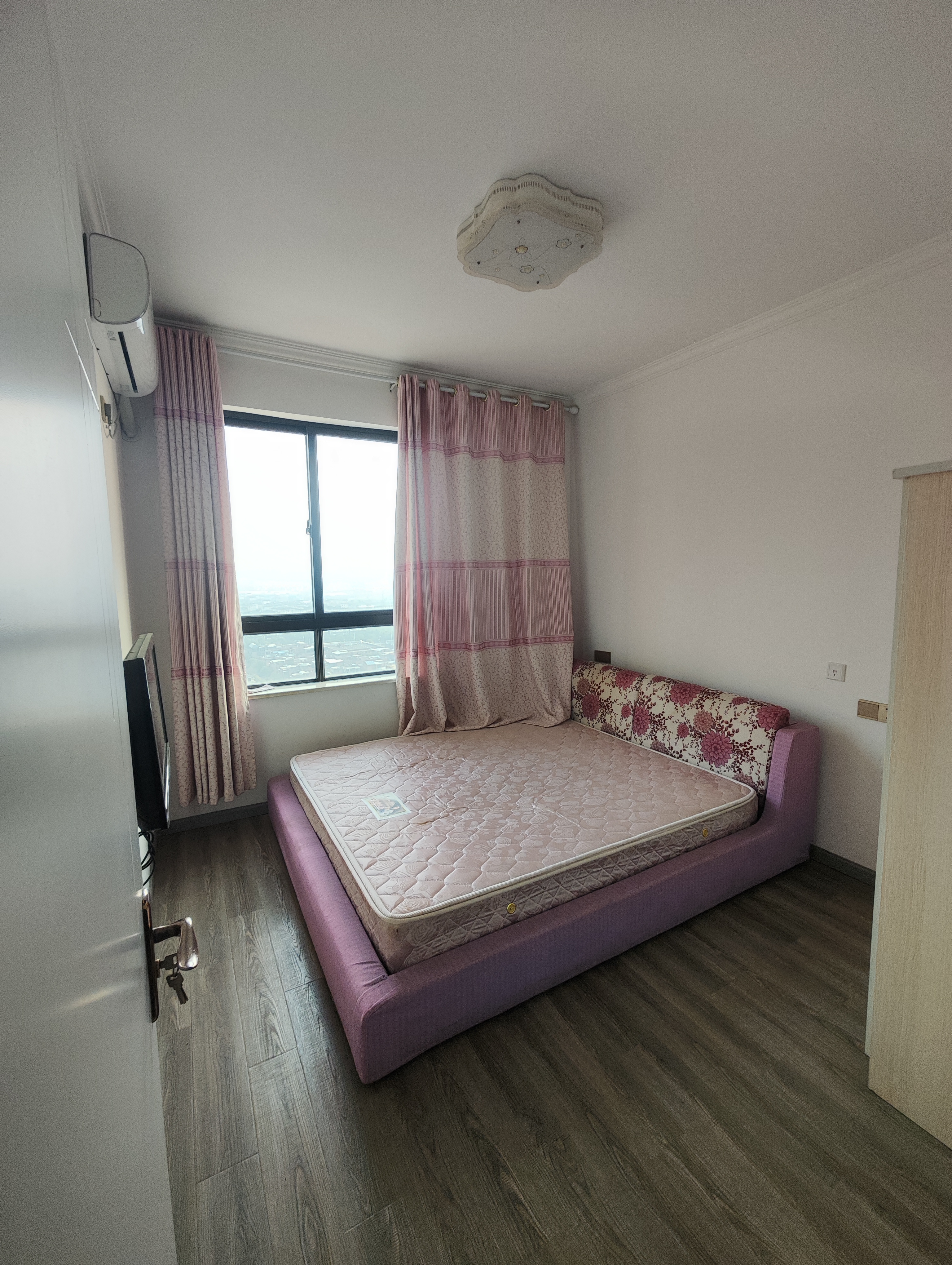 罗福宫 3室1厅1卫 95m&sup2;